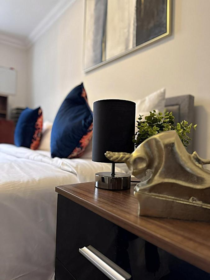 Spacious 3 Bed, 2 Bath In The Heart Of Shoreditch Лондон Екстериор снимка
